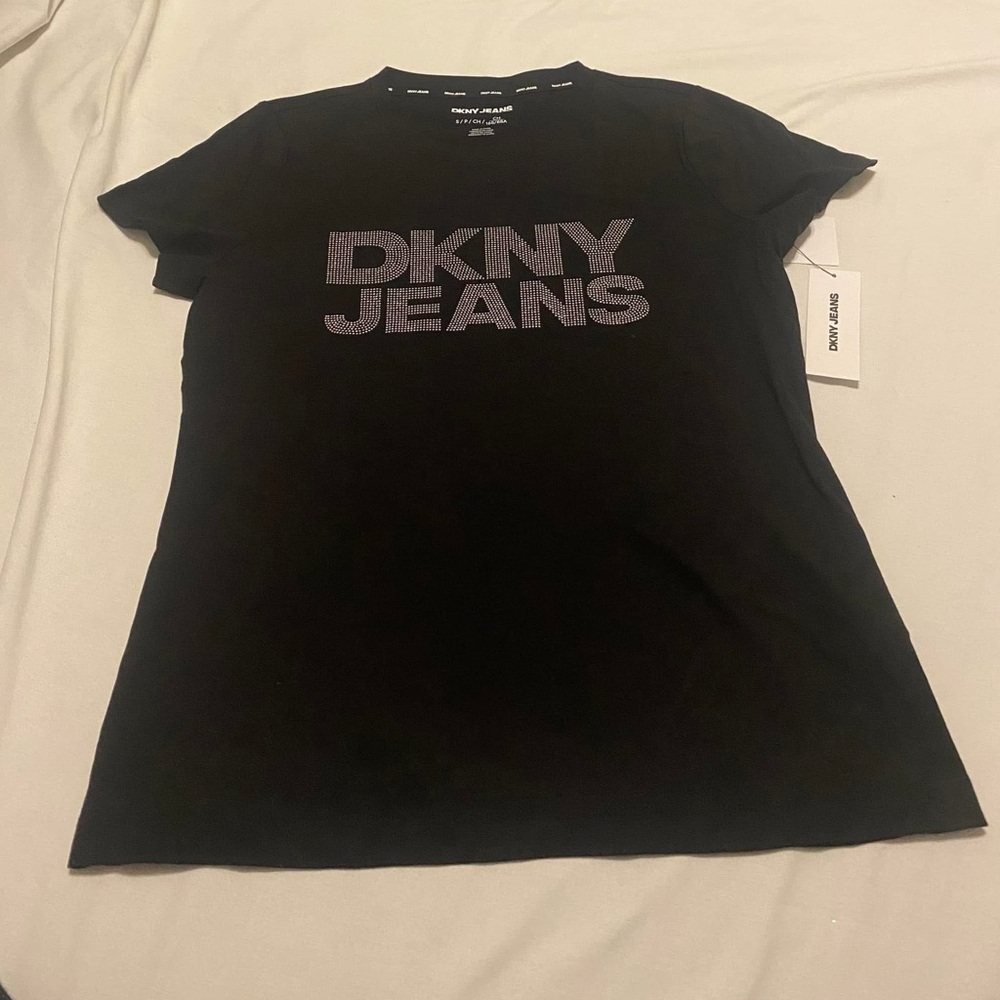 Never worn. Smoke and pet free home